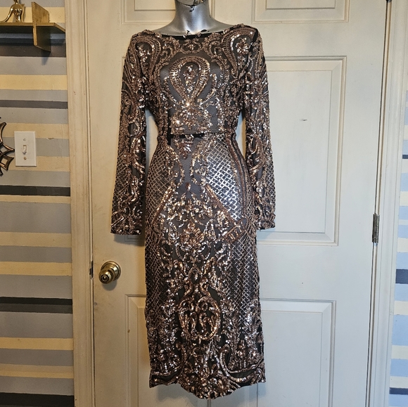 Heading to the party midi dress - Picture 10 of 14